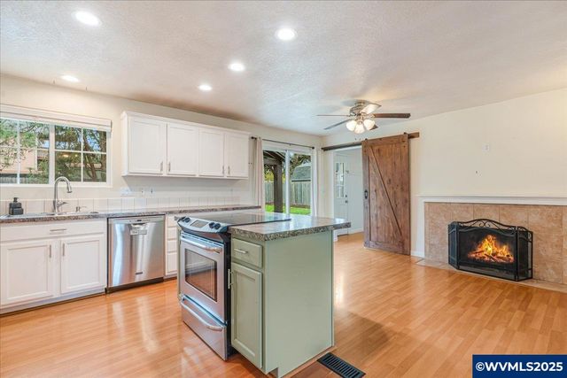 494 53rd Pl NE, Salem, OR 97317