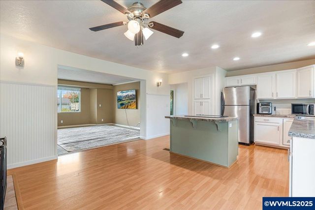 494 53rd Pl NE, Salem, OR 97317