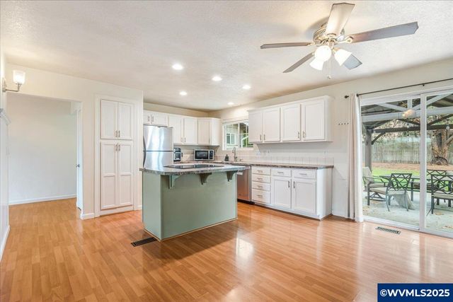 494 53rd Pl NE, Salem, OR 97317