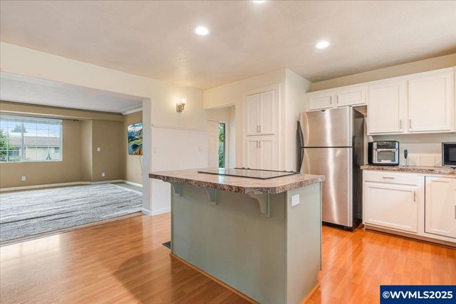 494 53rd Pl NE, Salem, OR 97317