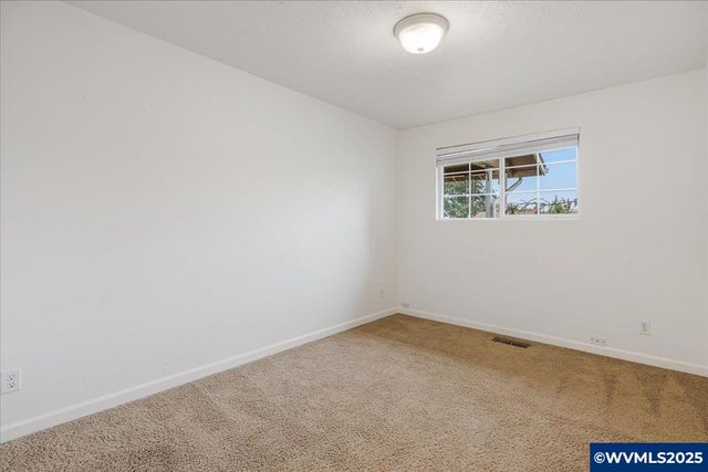 494 53rd Pl NE, Salem, OR 97317