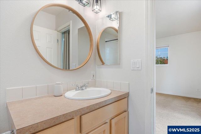 494 53rd Pl NE, Salem, OR 97317