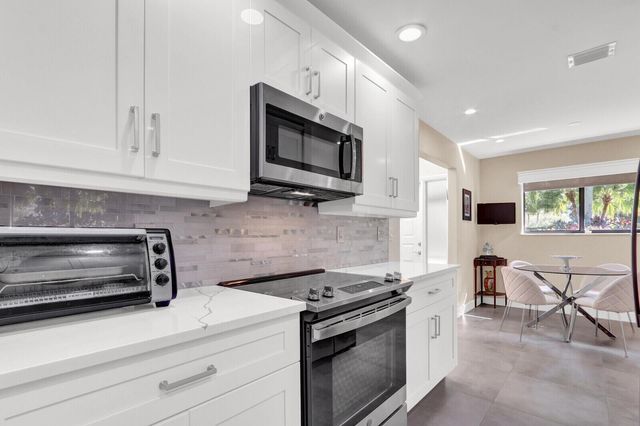 6965 Parisian Way, Lake Worth, FL 33467