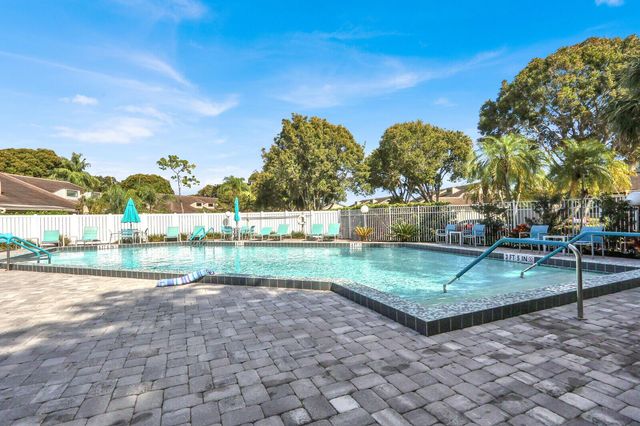 6965 Parisian Way, Lake Worth, FL 33467