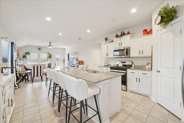 136 Greengate Drive, Boyd, TX 76023