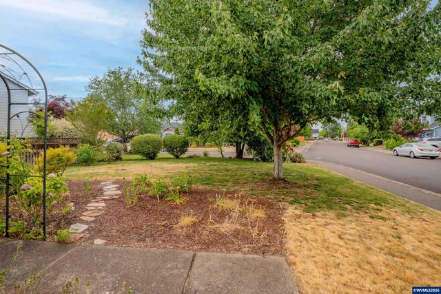 4726 Elk Run Dr SW, Albany, OR 97321
