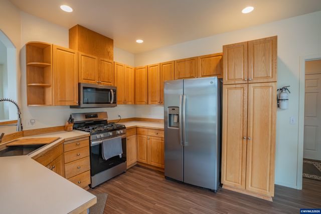 4726 Elk Run Dr SW, Albany, OR 97321