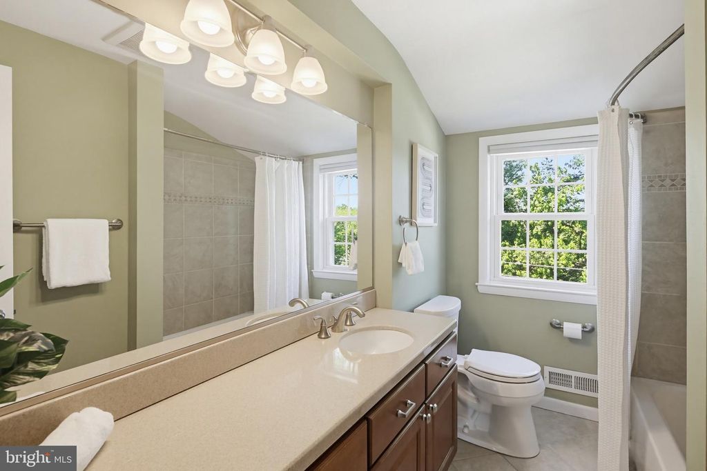 Image 20 of property listing at 1163 LINDEN AVE, Baltimore, MD 21227