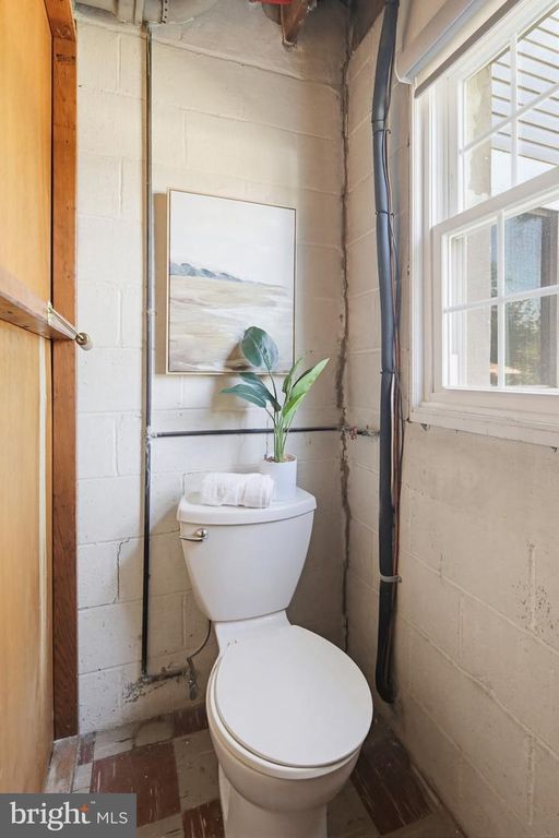 Image 27 of property listing at 1163 LINDEN AVE, Baltimore, MD 21227