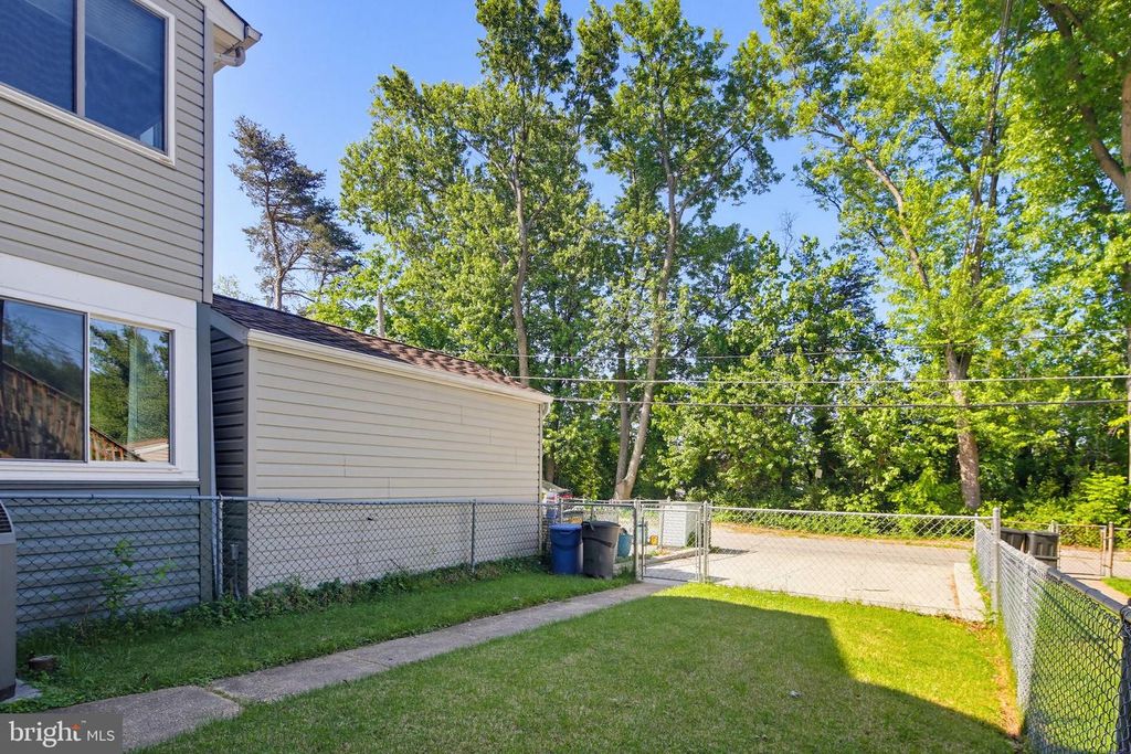 Image 34 of property listing at 1163 LINDEN AVE, Baltimore, MD 21227