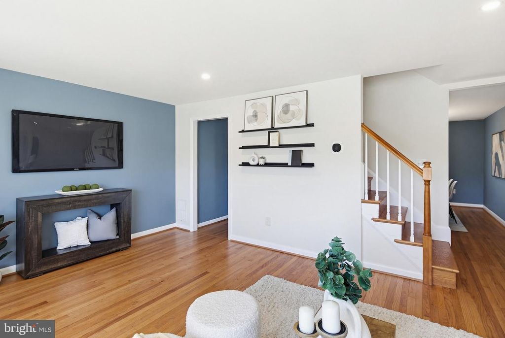 Image 6 of property listing at 1163 LINDEN AVE, Baltimore, MD 21227