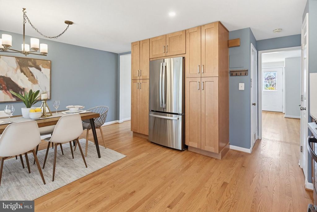 Image 8 of property listing at 1163 LINDEN AVE, Baltimore, MD 21227