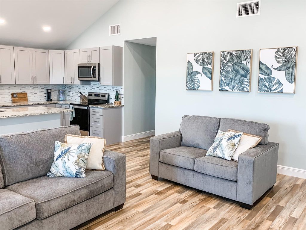 246 Seagull, Sargent, TX 77414