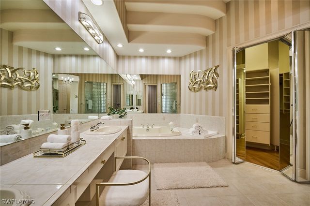 3211 Lancaster DR 3, Naples, FL 34105