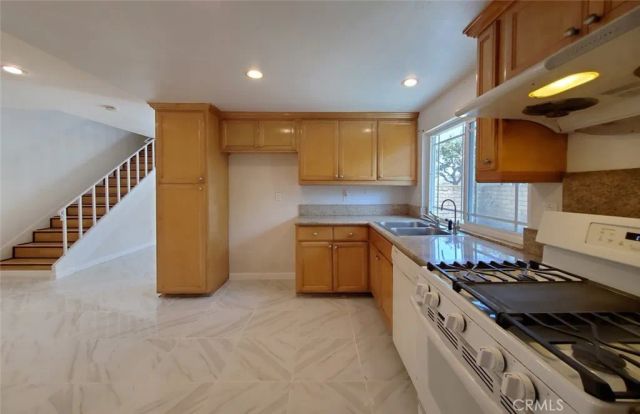 10532 Royal Oak, Stanton, CA 90680