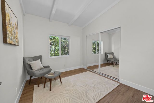 7528 Newcastle Avenue, Reseda (los Angeles), CA 91335