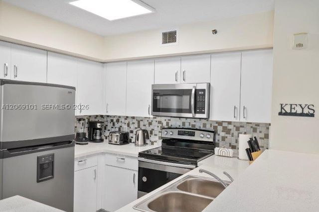 19999 E Country Club Dr 1206, Aventura, FL 33180