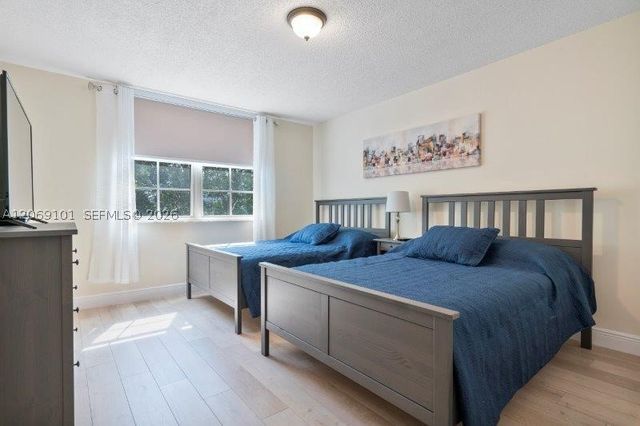 19999 E Country Club Dr 1206, Aventura, FL 33180