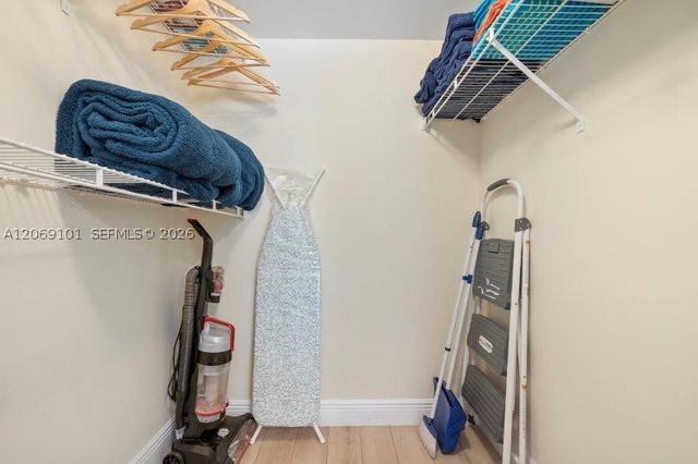 19999 E Country Club Dr 1206, Aventura, FL 33180