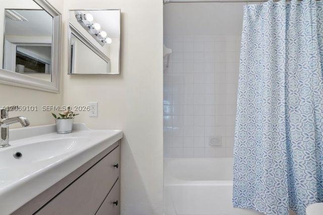 19999 E Country Club Dr 1206, Aventura, FL 33180