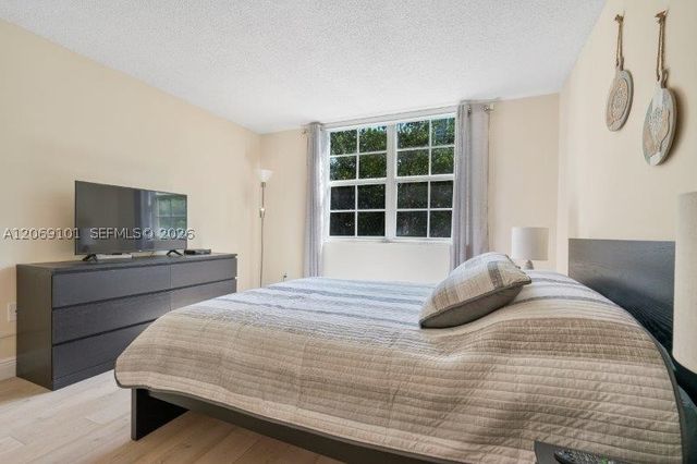 19999 E Country Club Dr 1206, Aventura, FL 33180