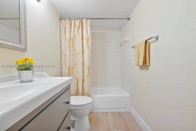 19999 E Country Club Dr 1206, Aventura, FL 33180