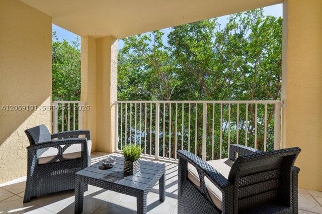 19999 E Country Club Dr 1206, Aventura, FL 33180