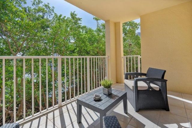 19999 E Country Club Dr 1206, Aventura, FL 33180