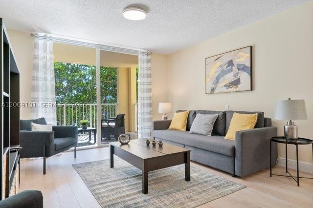 19999 E Country Club Dr 1206, Aventura, FL 33180