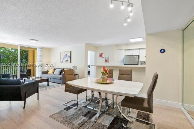 19999 E Country Club Dr 1206, Aventura, FL 33180