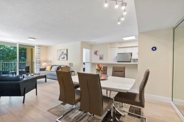 19999 E Country Club Dr 1206, Aventura, FL 33180