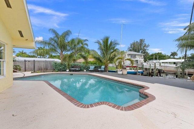1749 SW Coxswain Place, Palm City, FL 34990