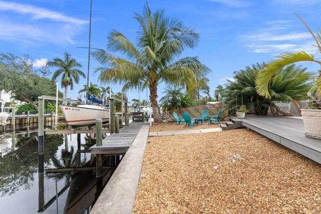 1749 SW Coxswain Place, Palm City, FL 34990