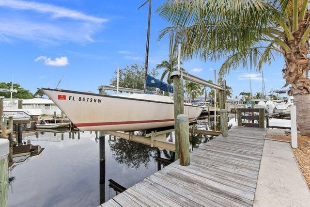 1749 SW Coxswain Place, Palm City, FL 34990