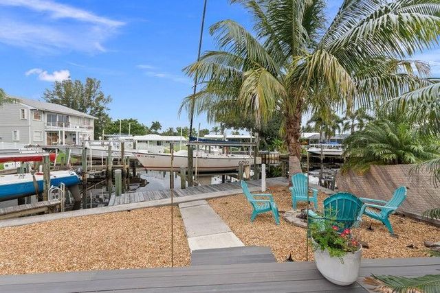 1749 SW Coxswain Place, Palm City, FL 34990