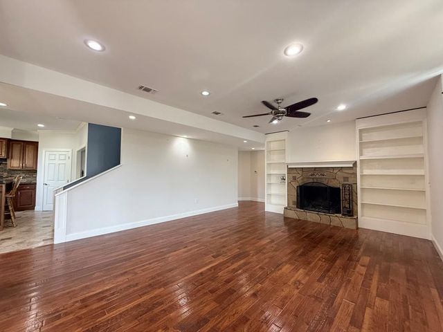 218 Mineola St, Ingram, TX 78025