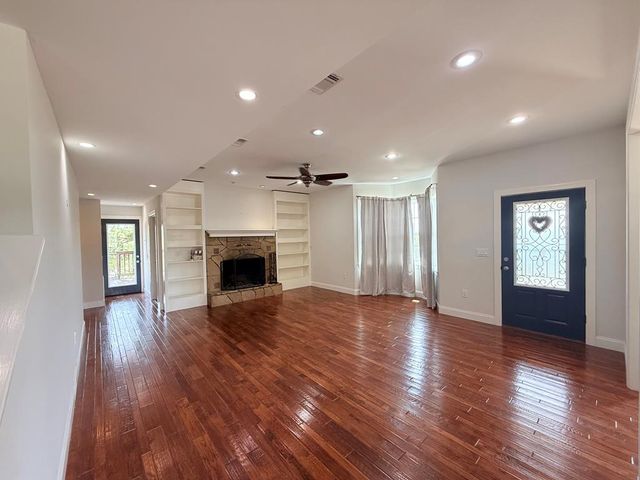 218 Mineola St, Ingram, TX 78025