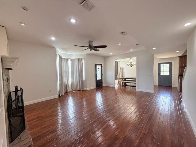 218 Mineola St, Ingram, TX 78025