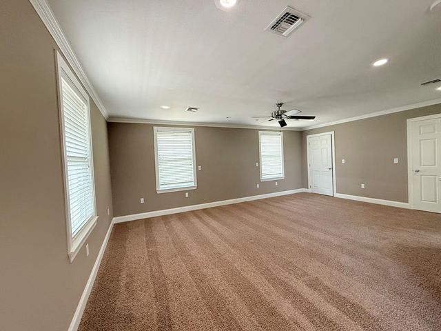 218 Mineola St, Ingram, TX 78025