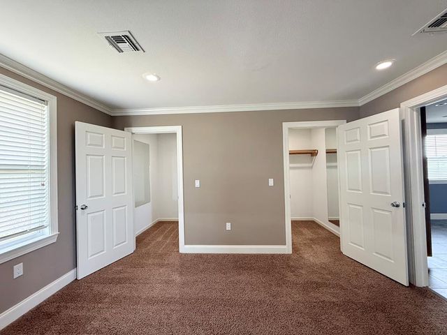 218 Mineola St, Ingram, TX 78025