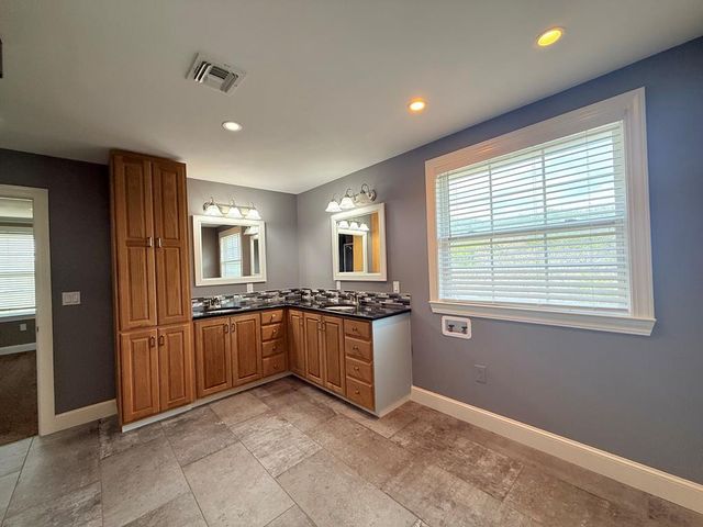 218 Mineola St, Ingram, TX 78025