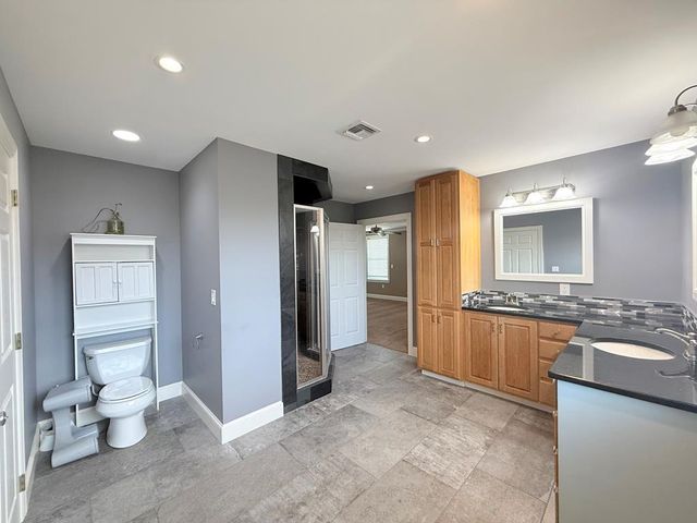 218 Mineola St, Ingram, TX 78025