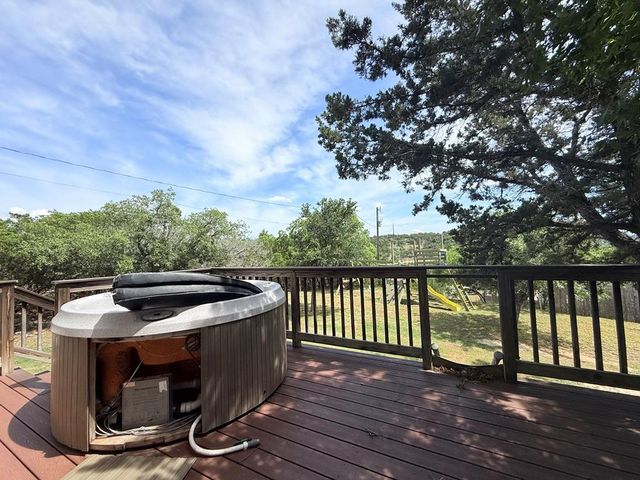 218 Mineola St, Ingram, TX 78025