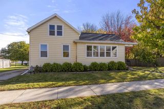 1726 IOWA STREET, Oshkosh, WI 54902