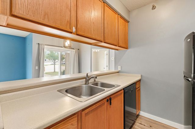 2323 E Porter Avenue 13, Des Moines, IA 50320