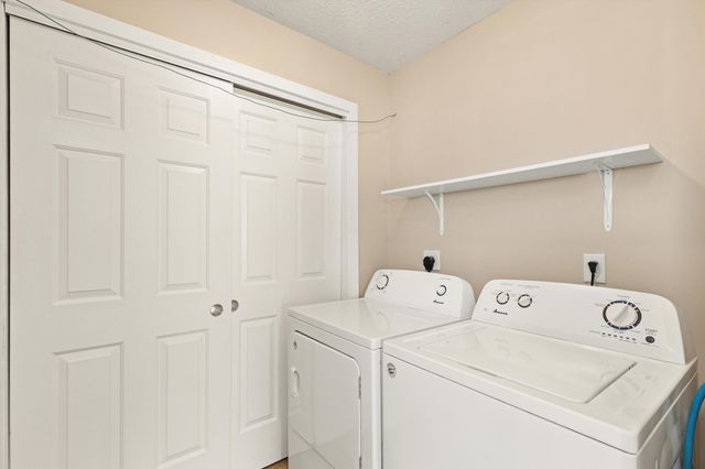 2323 E Porter Avenue 13, Des Moines, IA 50320