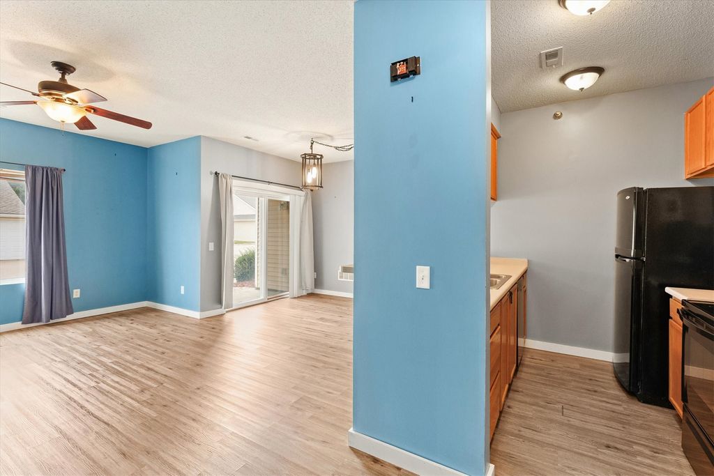 2323 E Porter Avenue 13, Des Moines, IA 50320