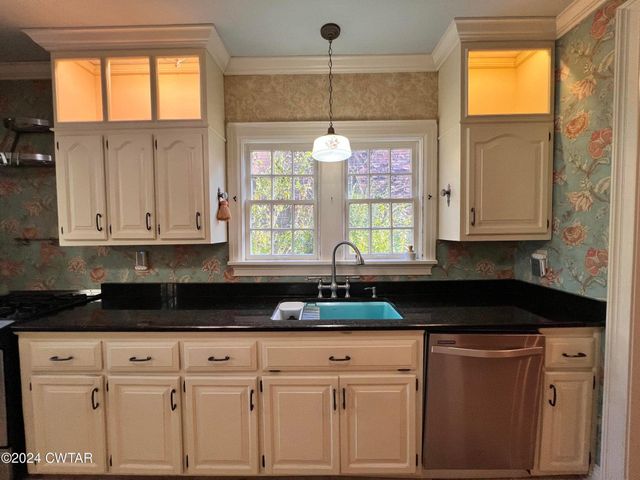 523 WESTMORELAND PL, Jackson, TN 38301