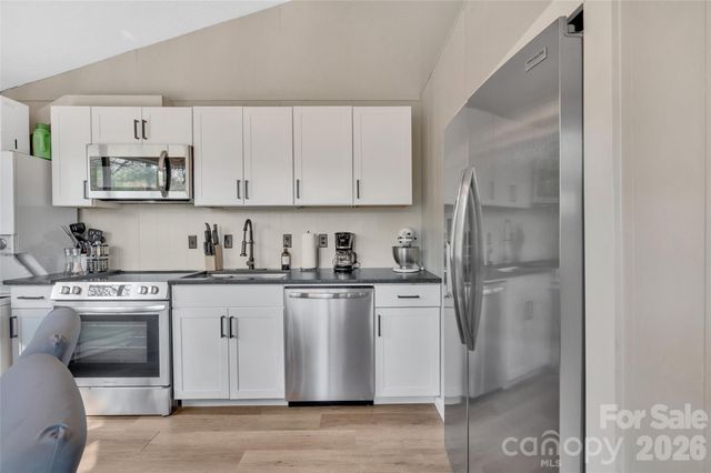 109 Beechwood Lane, Beech Mountain, NC 28604