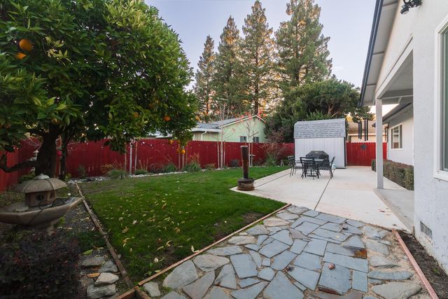 40 Grand Rio Cir, Sacramento, CA 95826